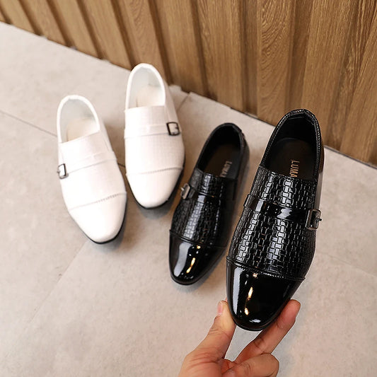 New Spring Boys leather shoes Patent leather Loafers Kids Dress Shoes Hasp Wedding Shoes Baby Boy sandals Black White Large size