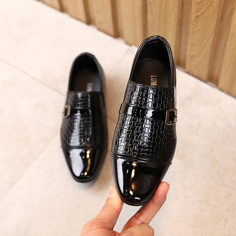 New Spring Boys leather shoes Patent leather Loafers Kids Dress Shoes Hasp Wedding Shoes Baby Boy sandals Black White Large size