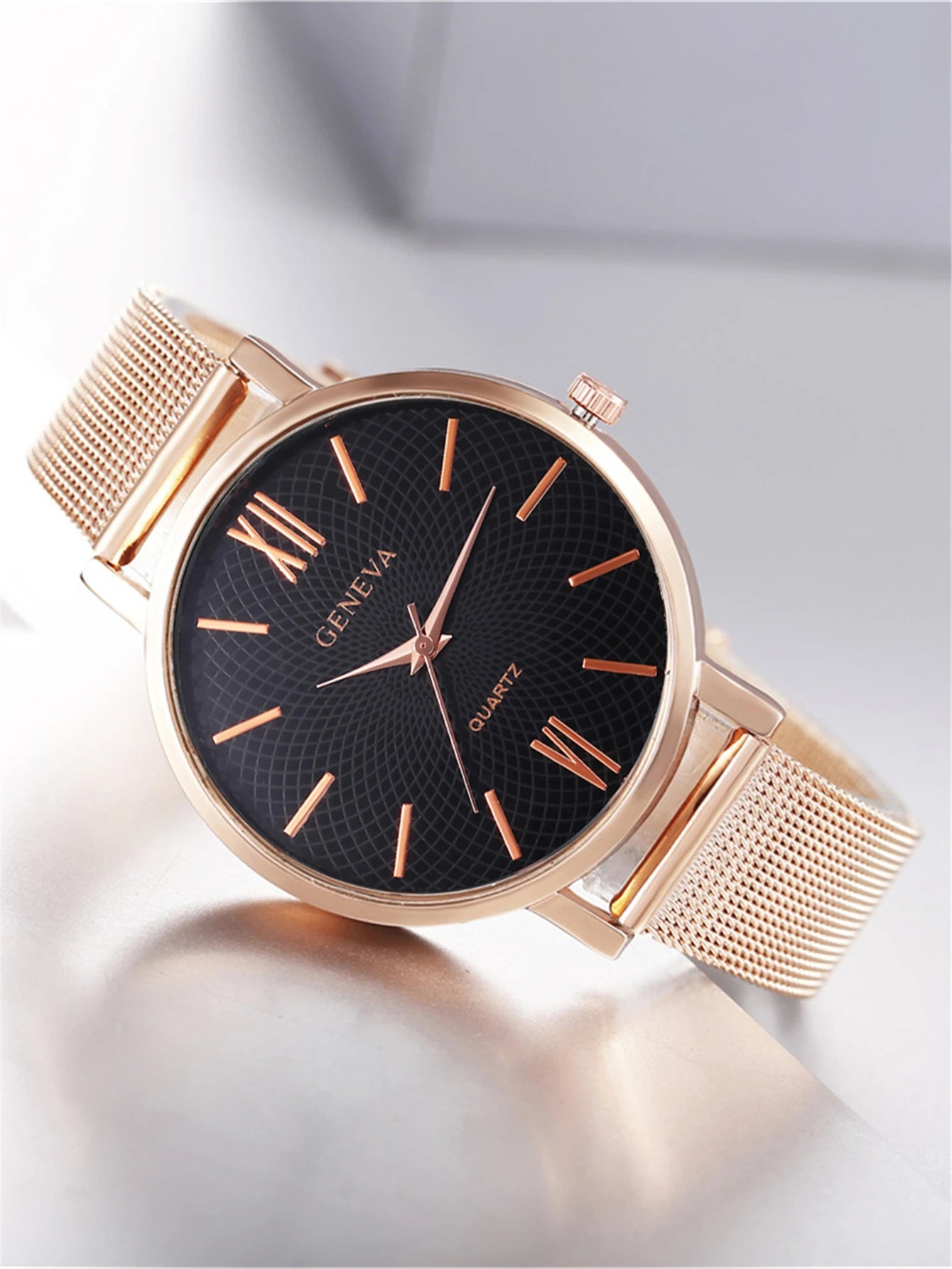 New Womens Fashion Simple Watch Ladies Leisure Watch Steel Mesh Sports