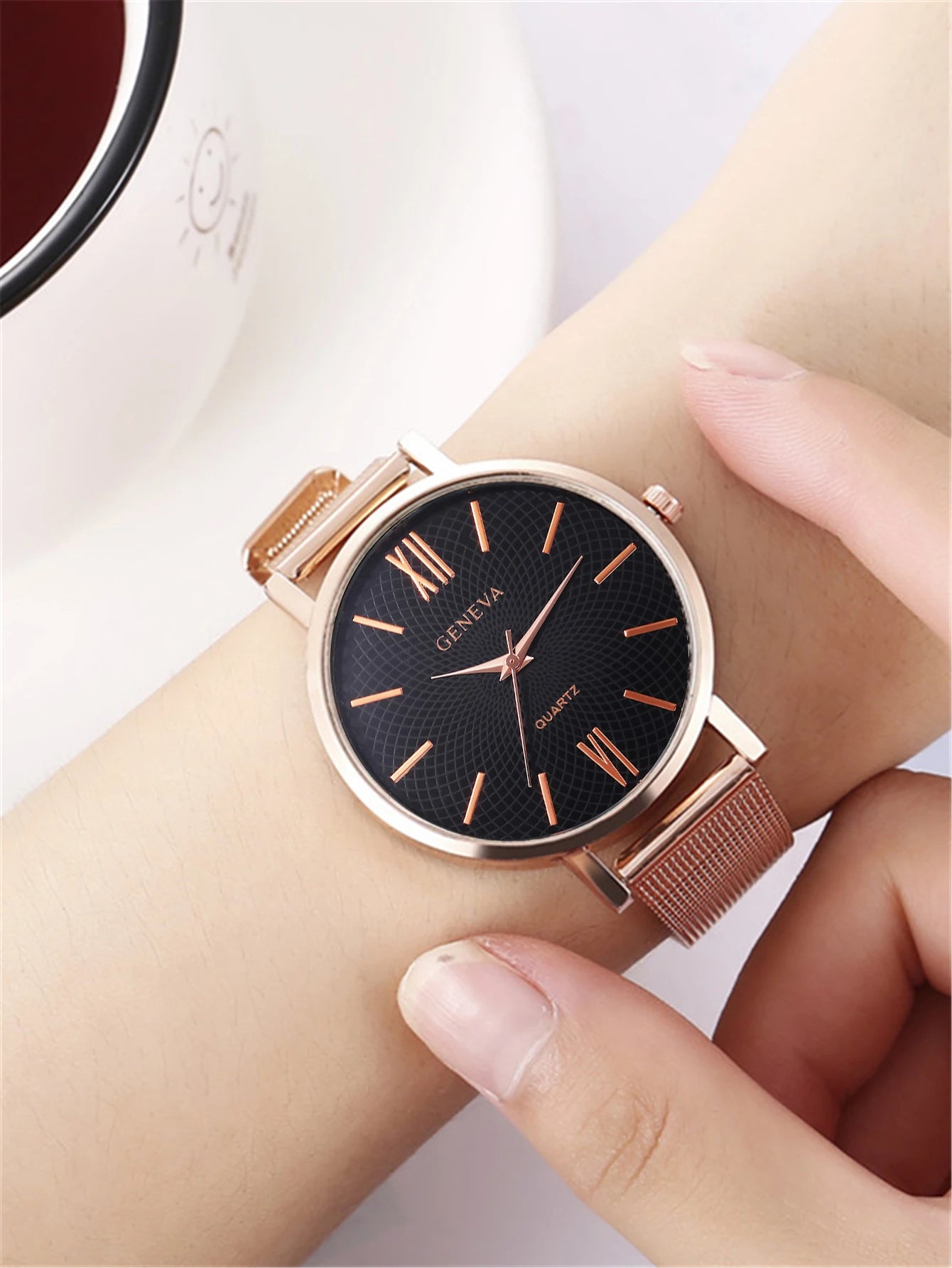 New Womens Fashion Simple Watch Ladies Leisure Watch Steel Mesh Sports